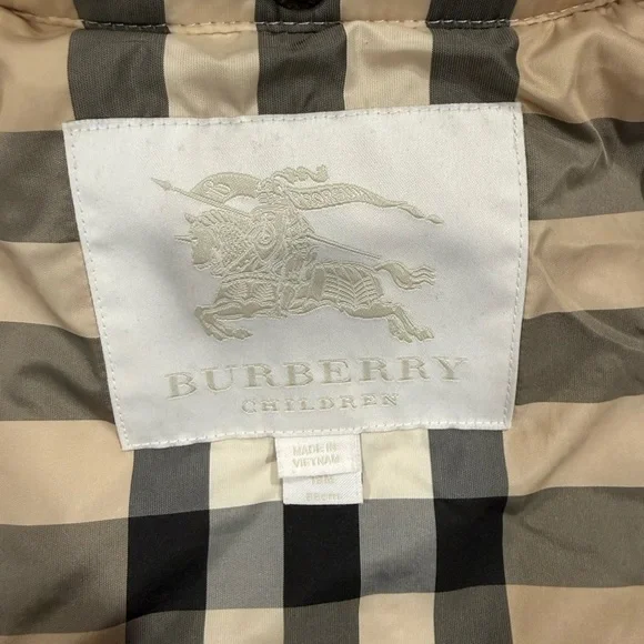 Burberry Light Pink Quilted Kids Puffer Jacket - Picture 4 of 7